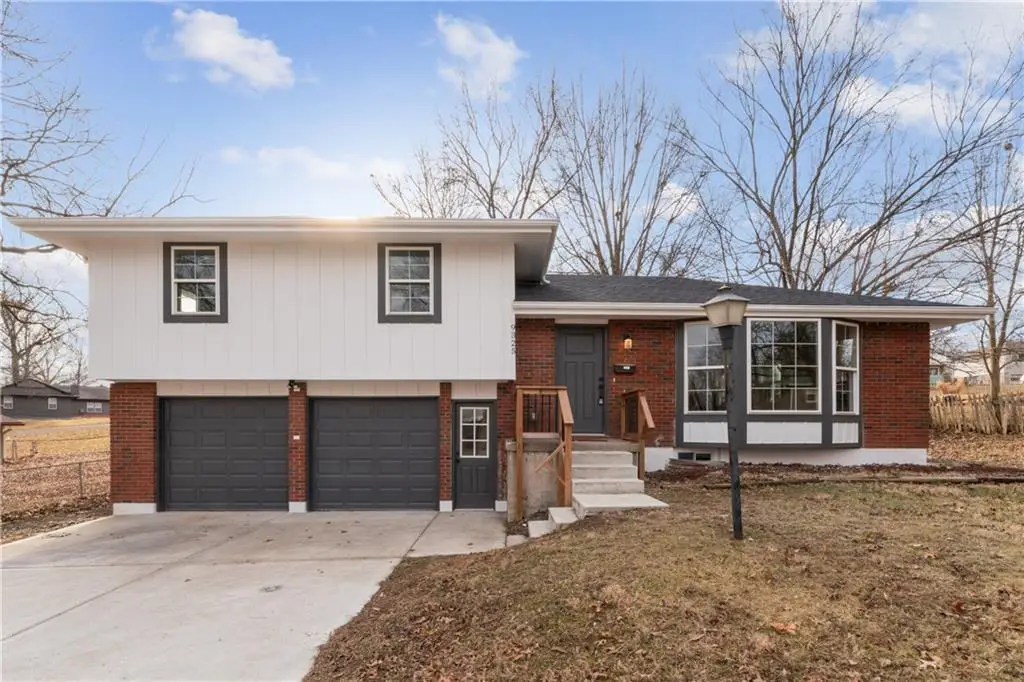 9325 E 85th Street, Kansas City, MO 64138 - #1