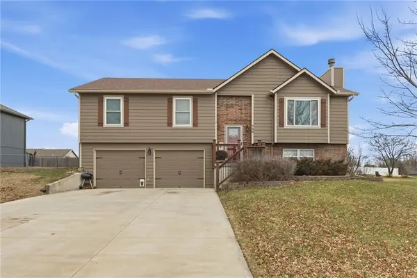 299 Rawlings Drive, Tonganoxie, KS 66086