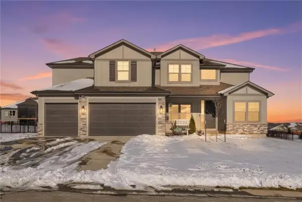 1116 Hummingbird Court, Greenwood, MO 64034