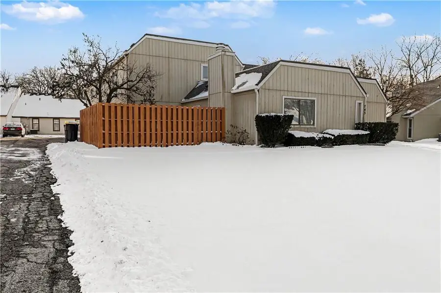 743 E 121st Terrace, Kansas City, MO 64146 - Image #3