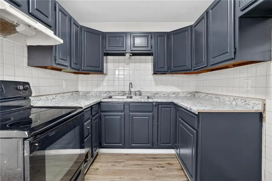 421 Limit Street, Leavenworth, KS 66048 - Image #2