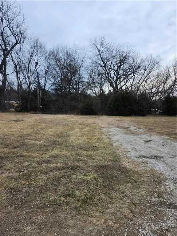 30 Beachcraft Lane, Linn Valley, KS 66040