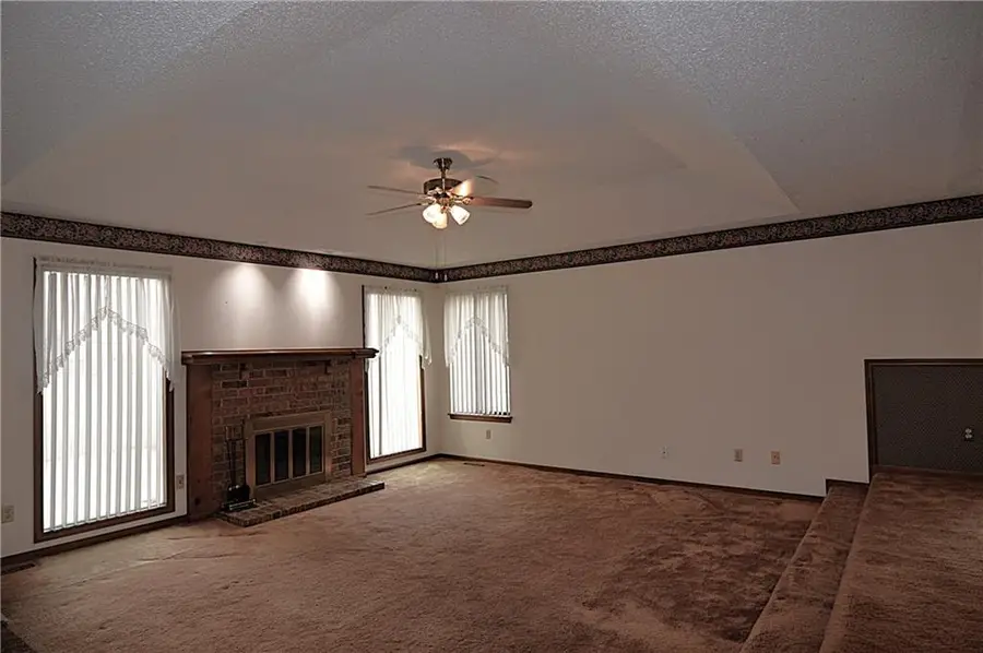 9734 Reeder Street, Overland Park, KS 66214 - #3