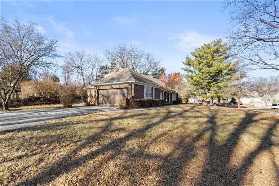 5952 Garnett Street, Shawnee, KS 66203 - Image #2