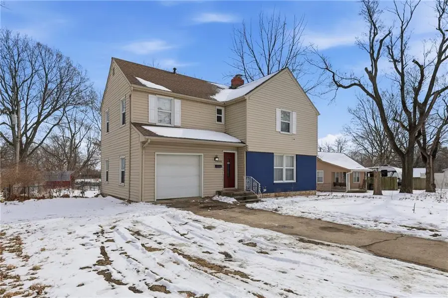 5305 Ridgeway Avenue, Raytown, MO 64133 - #3