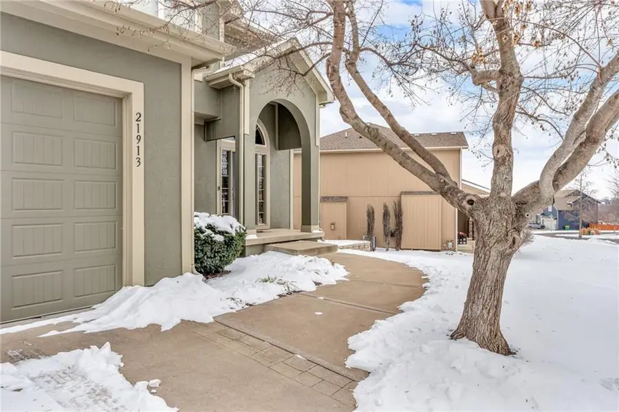 21913 W 95th Terrace, Lenexa, KS 66220 - #2