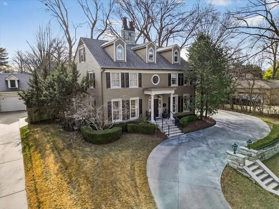 221 W 53rd Terrace, Kansas City, MO 64112 - #2