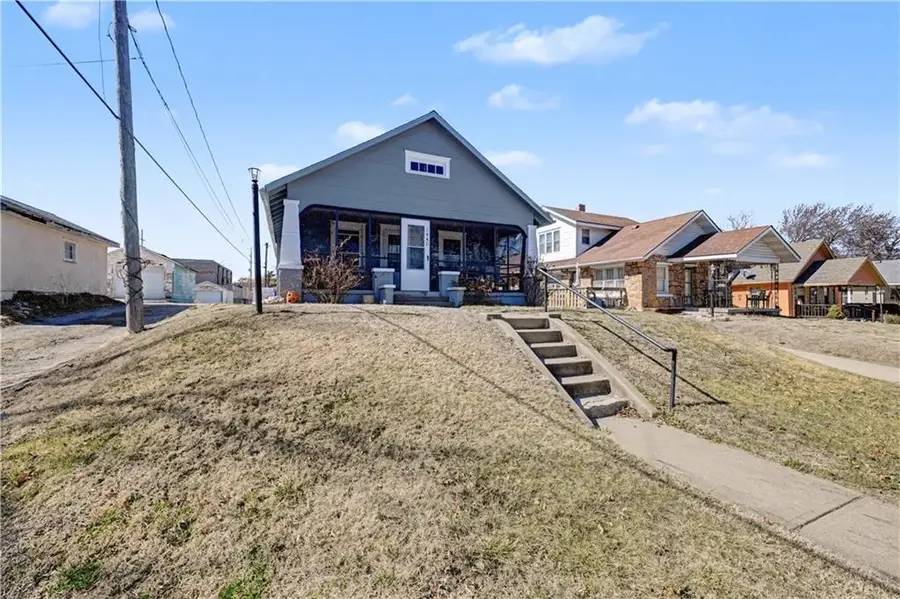 1440 S 41st Street, Kansas City, KS 66106 - #3