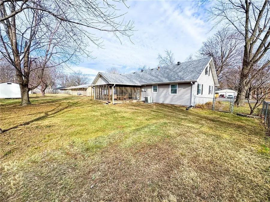 207 Gunsmoke Drive, Clinton, MO 64735 - Image #3