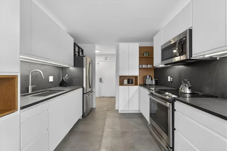 2510 Grand Boulevard #1102, Kansas City, MO 64108 - Image #3