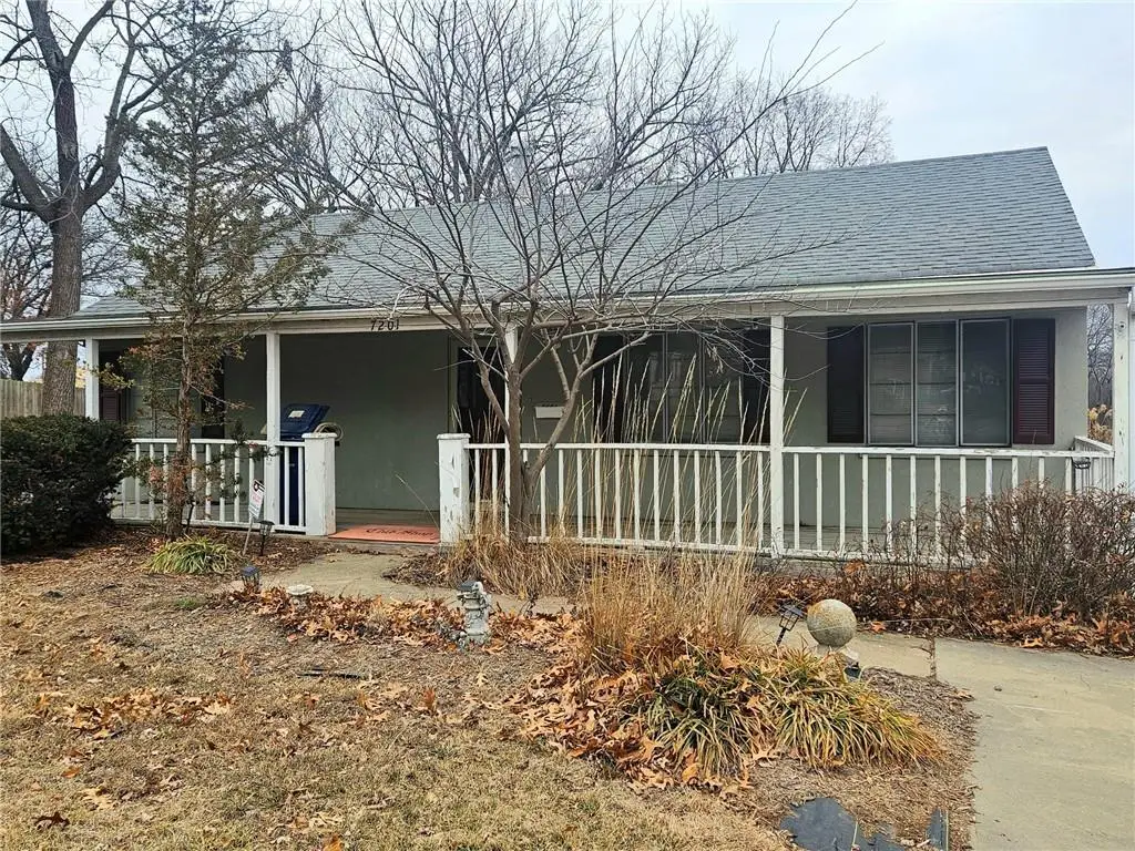 7201 N Holmes Street, Gladstone, MO 64118 - Image #1