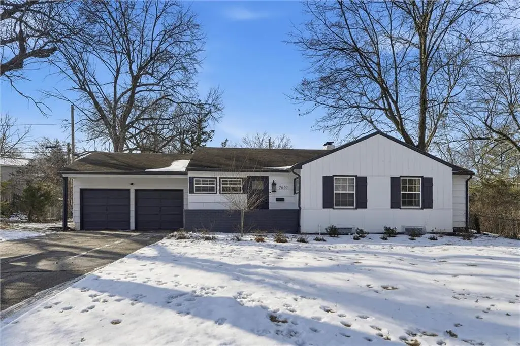 7651 Tomahawk Road, Prairie Village, KS 66208 - #1