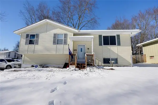 1808 SE Kingsway Street, Oak Grove, MO 64075