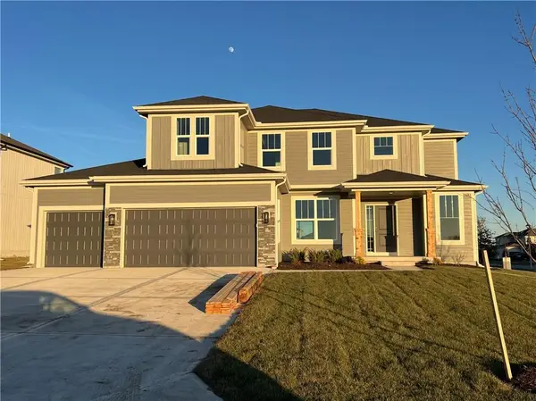 16949 S Brentwood Street, Olathe, KS 66062