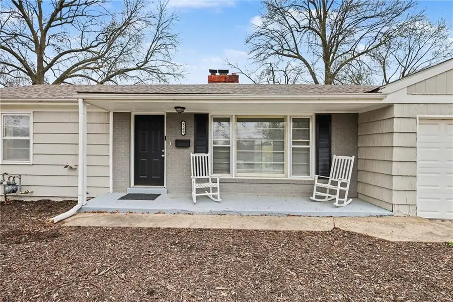 9705 E Gregory Boulevard, Raytown, MO 64133 - #3