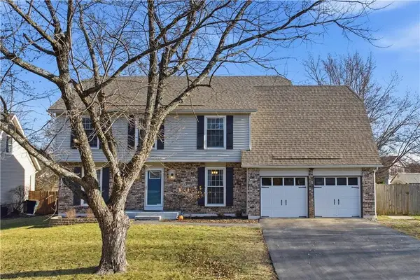 1701 E Sheridan Bridge Lane, Olathe, KS 66062