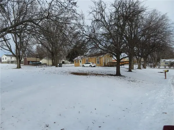 202 Delaware Street, Oskaloosa, KS 66066