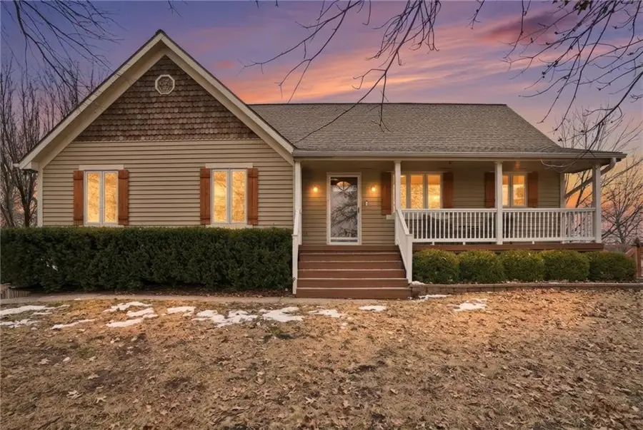 3910 Carter Drive, Smithville, MO 64089 - Image #2
