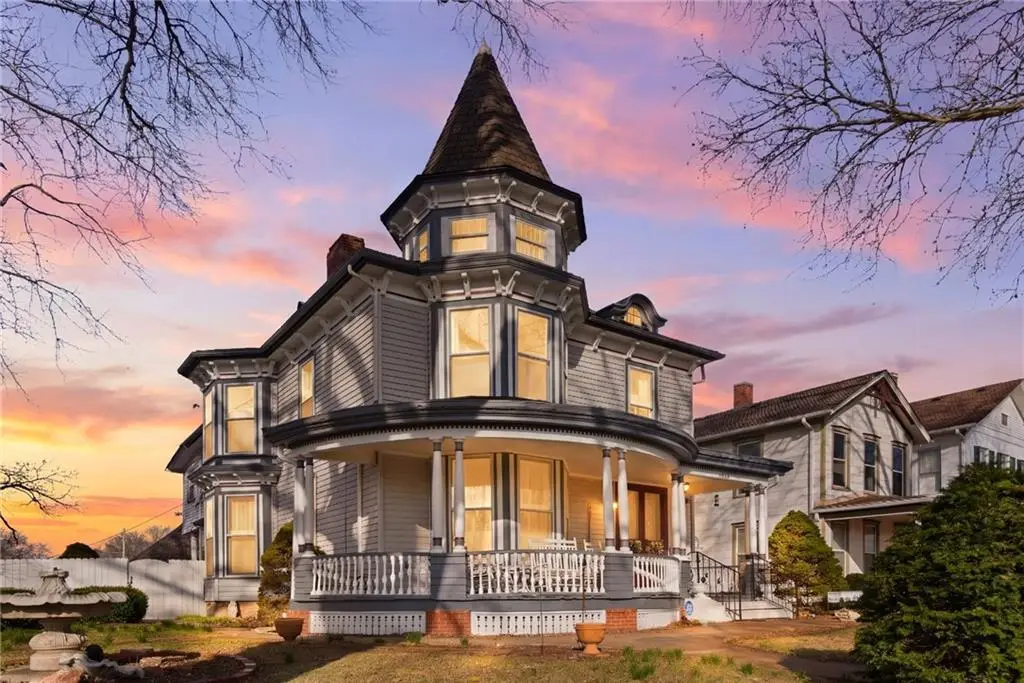 309 N Esplanade Street, Leavenworth, KS 66048 - #1