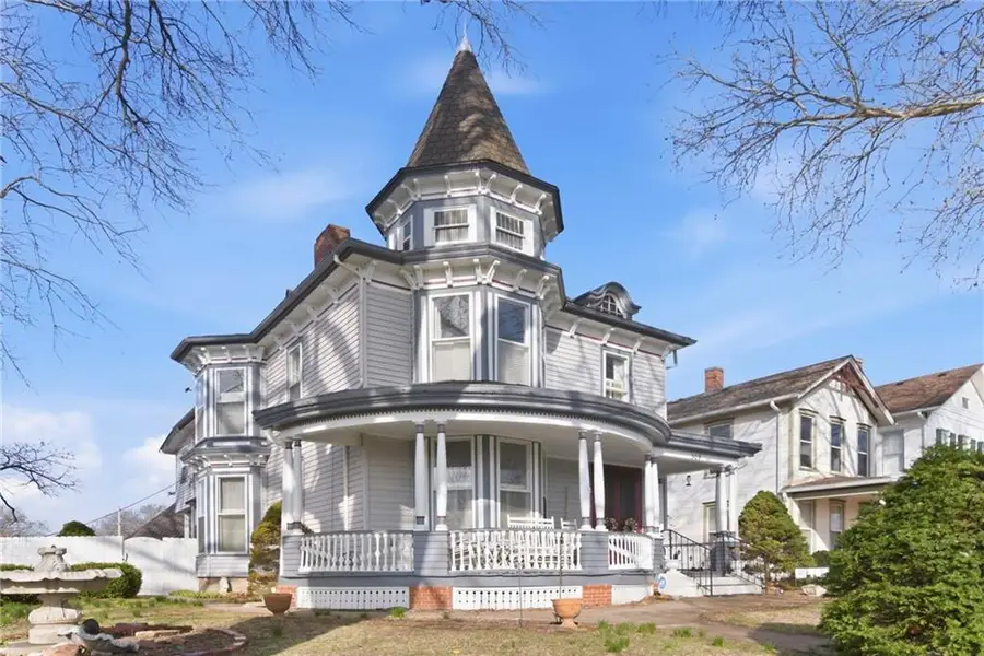 309 N Esplanade Street, Leavenworth, KS 66048 - #2