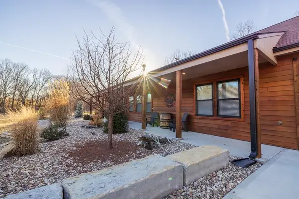 25733 Dempsey Road, McLouth, KS 66054