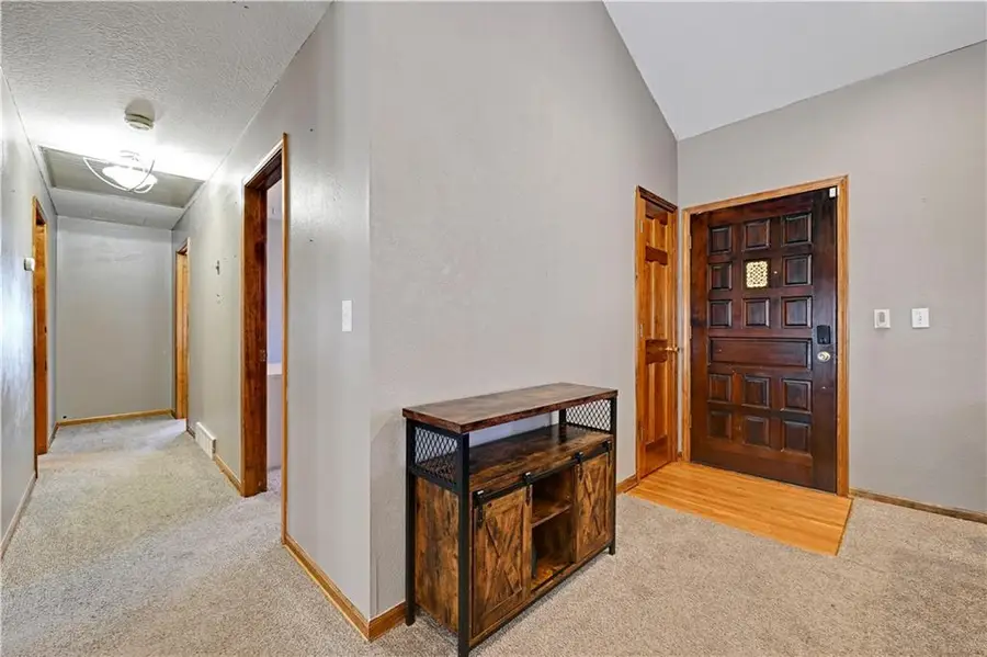 1358 S Delaware Avenue, Independence, MO 64055 - Image #3