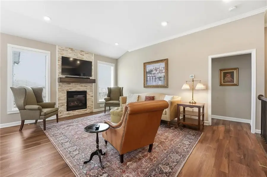 109 SE Riley Street, Blue Springs, MO 64064 - #2