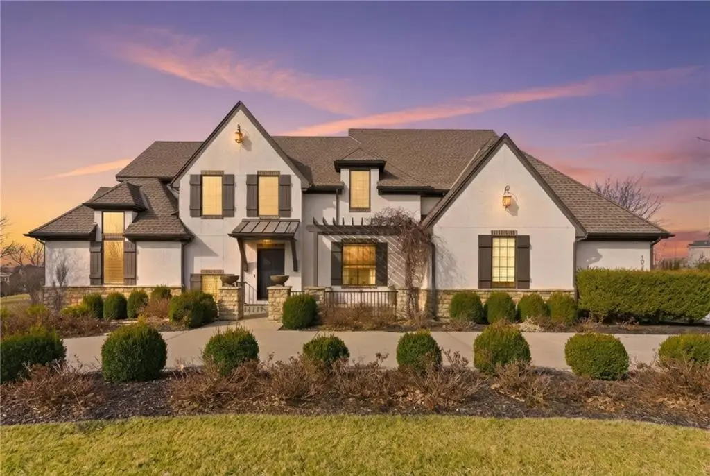 10516 N Hedges Avenue, Kansas City, MO 64157 - #1