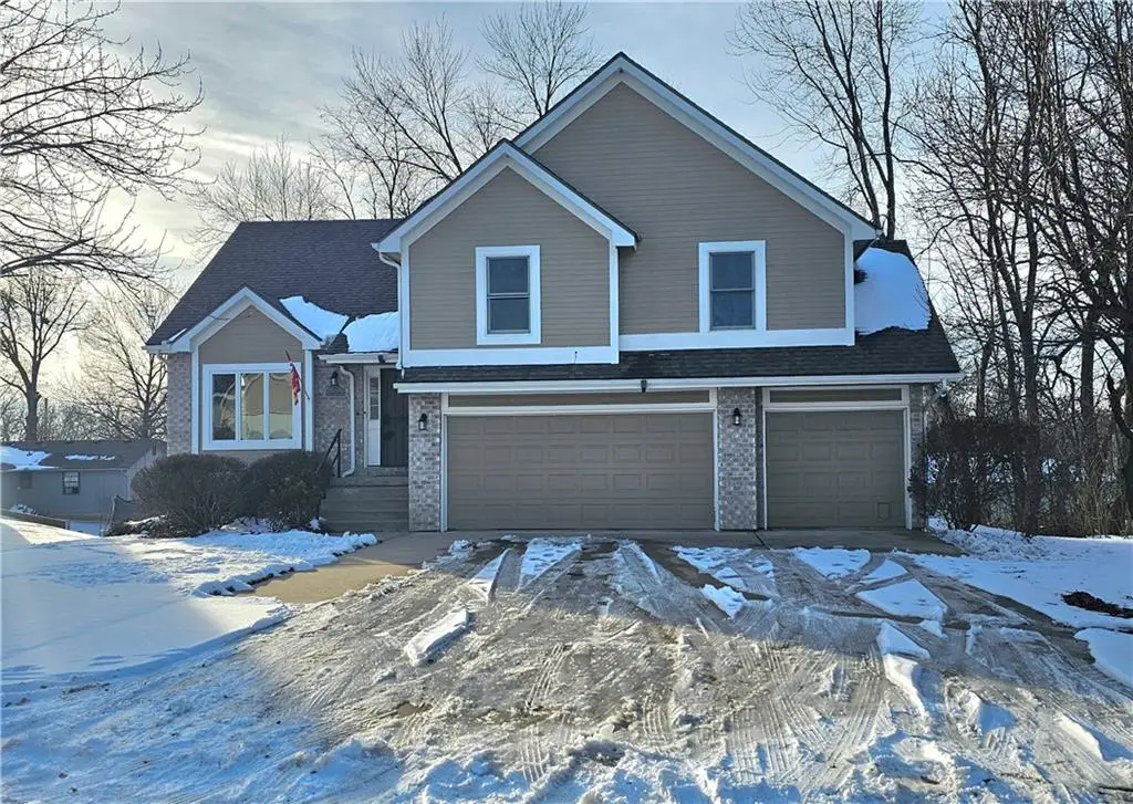 108 Cedar Street, Smithville, MO 64089 - Image #1