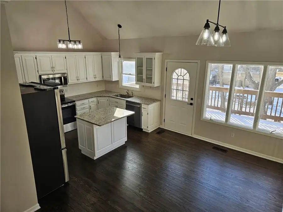 108 Cedar Street, Smithville, MO 64089 - Image #3