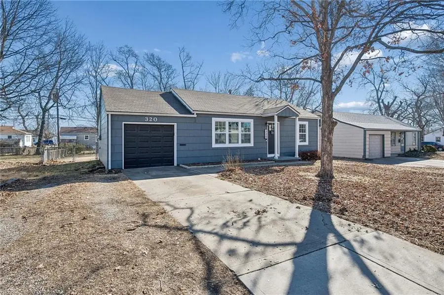 320 S Central Street, Olathe, KS 66061 - #2