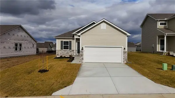 12428 S Aspen Lane, Lee's Summit, MO 64086