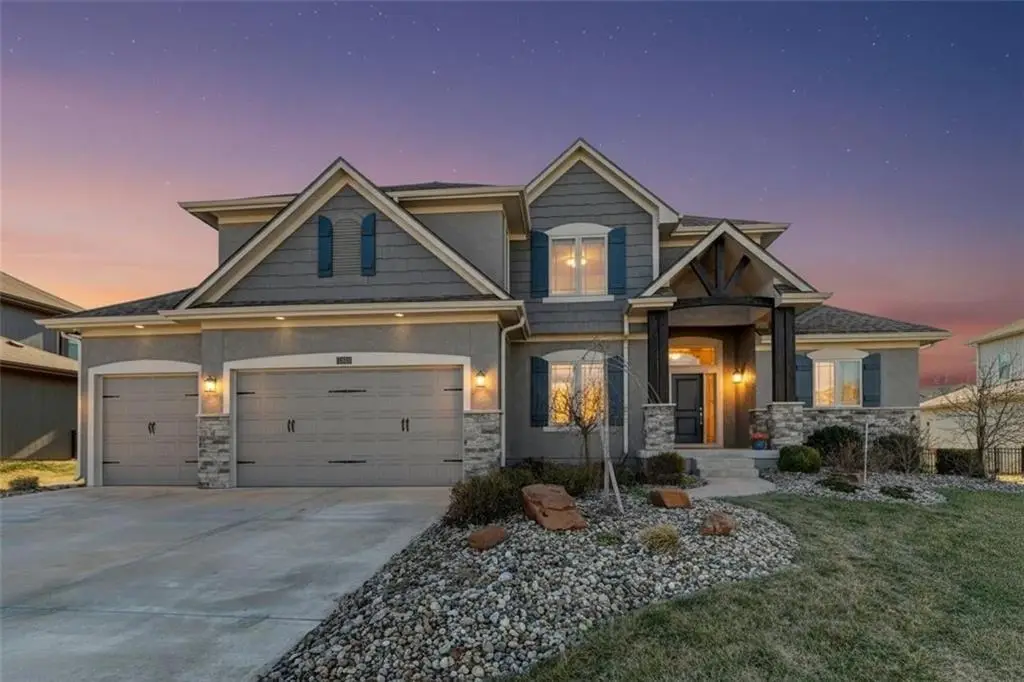 1907 NE Parks Summit Boulevard, Lees Summit, MO 64064 - Image #1