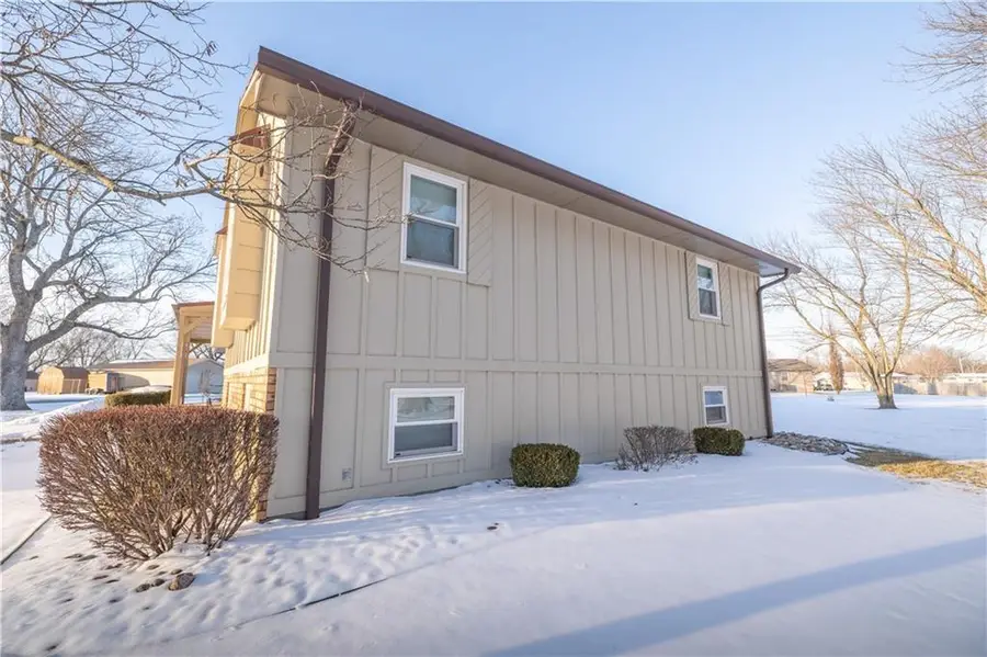 1424 Alleghany Street, Burlington, KS 66839 - #3