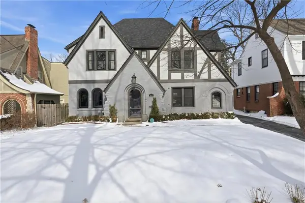 808 W Gregory Boulevard, Kansas City, MO 64113