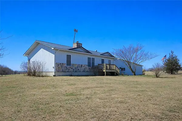 33670 SE 31 Highway, Kincaid, KS 66039