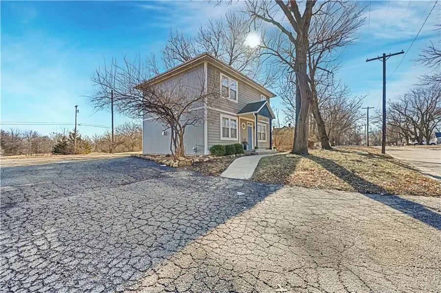 439 S Cherry Street, Ottawa, KS 66067 - Image #3
