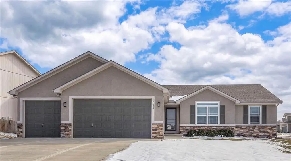 19625 W 197th Street, Spring Hill, KS 66083 - Image #1