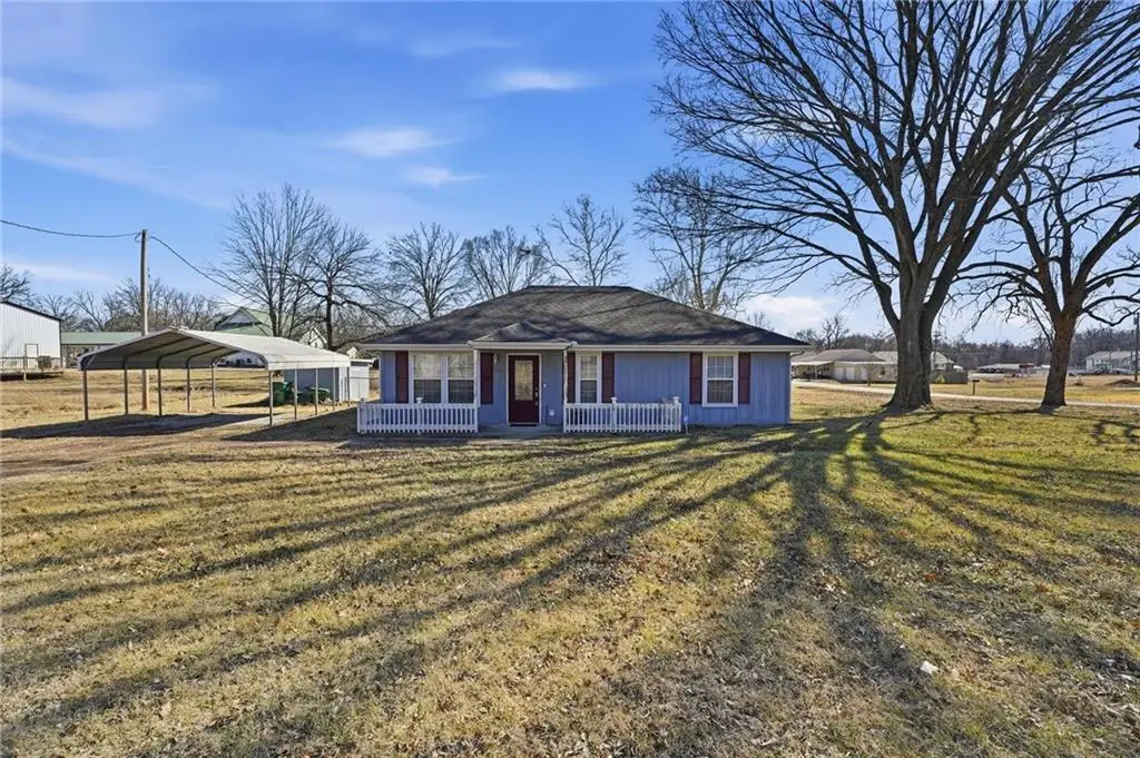 302 E Street, Creighton, MO 64739 - #1