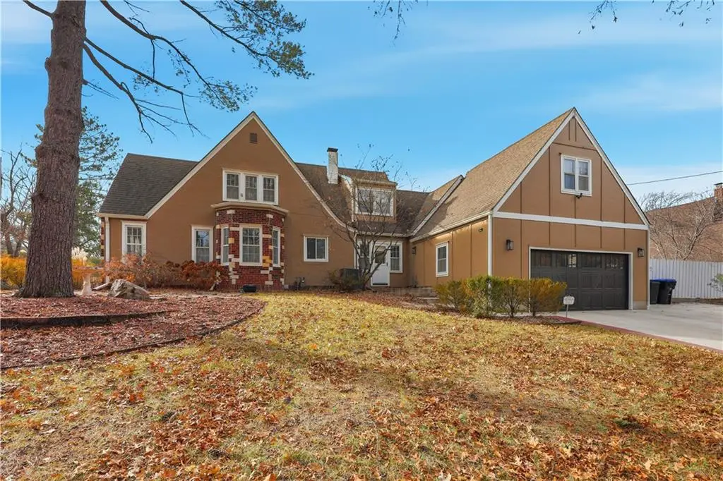 1303 Pembroke Lane, Topeka, KS 66604 - #1