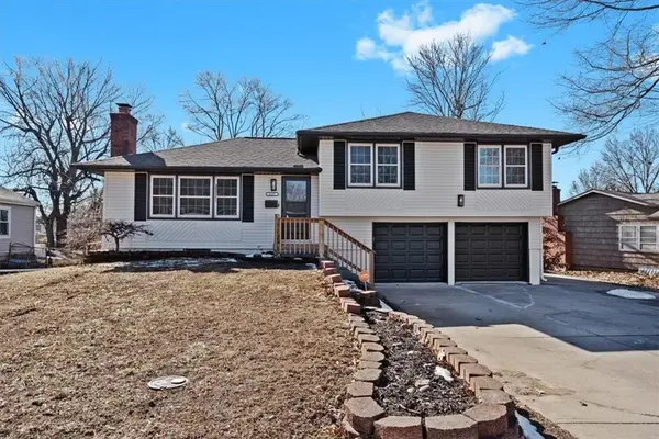 6105 E 136th Street, Grandview, MO 64030