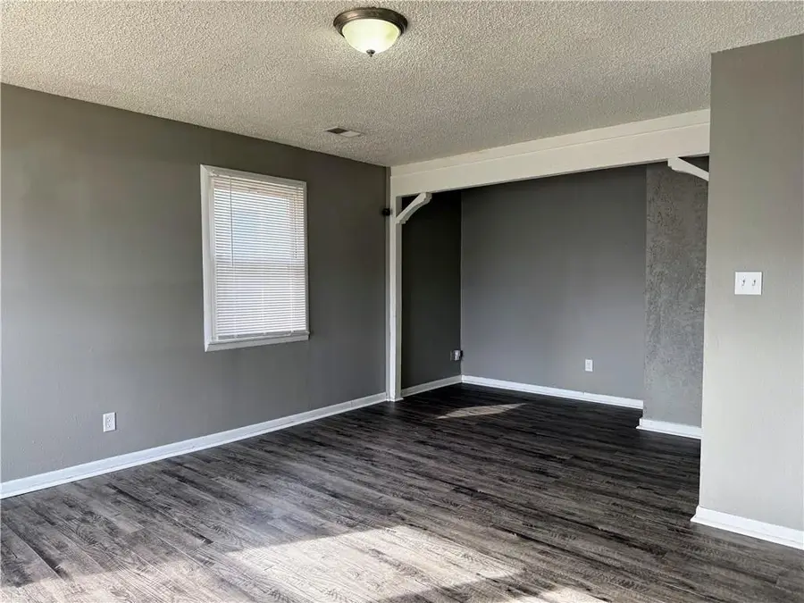 6004 E 152nd Street, Grandview, MO 64030 - Image #2