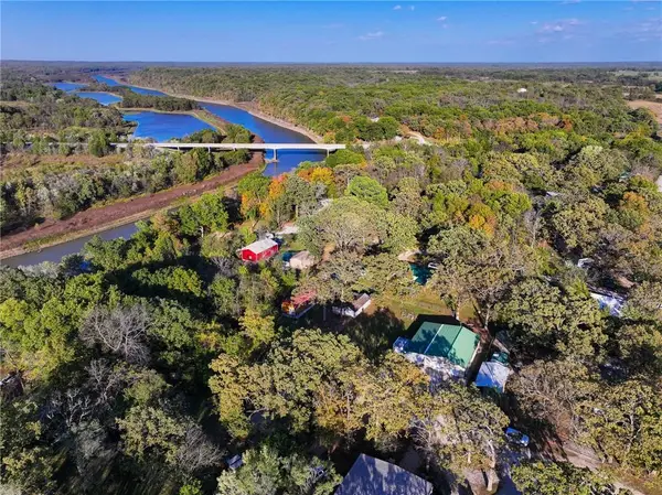 2738 SW Lowry Street, Osceola, MO 64776