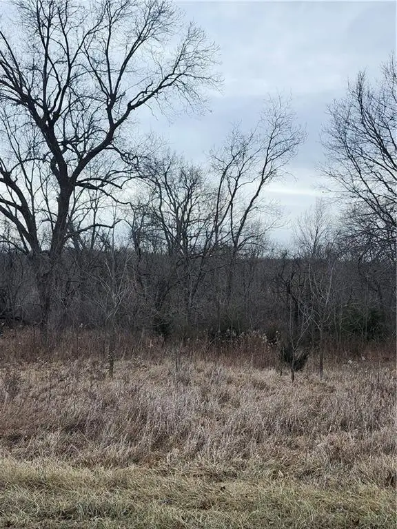 174 Holiday Drive, Linn Valley, KS 66040