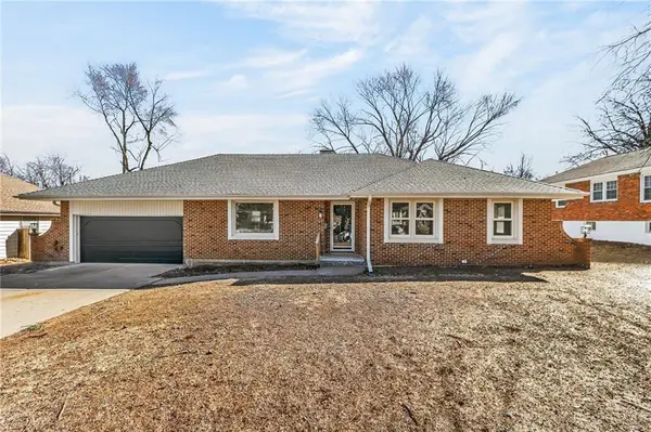 10437 Grand Avenue, Kansas City, MO 64114