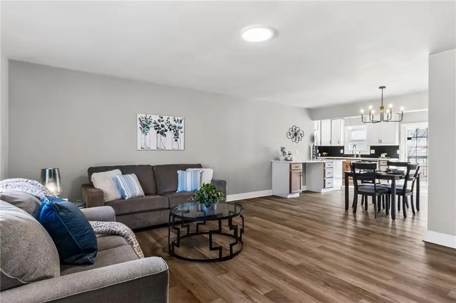 10437 Grand Avenue, Kansas City, MO 64114 - #3