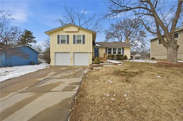 8814 Slater Street, Overland Park, KS 66212