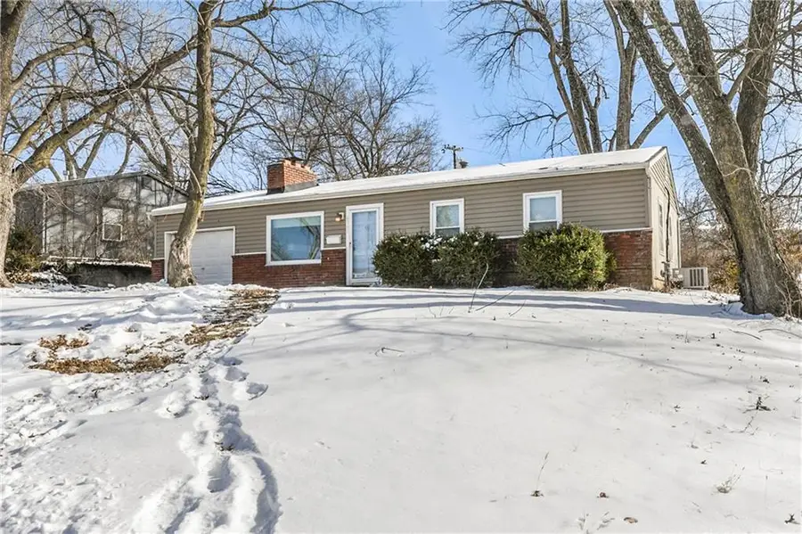 6307 E 153rd Street, Grandview, MO 64030 - #3