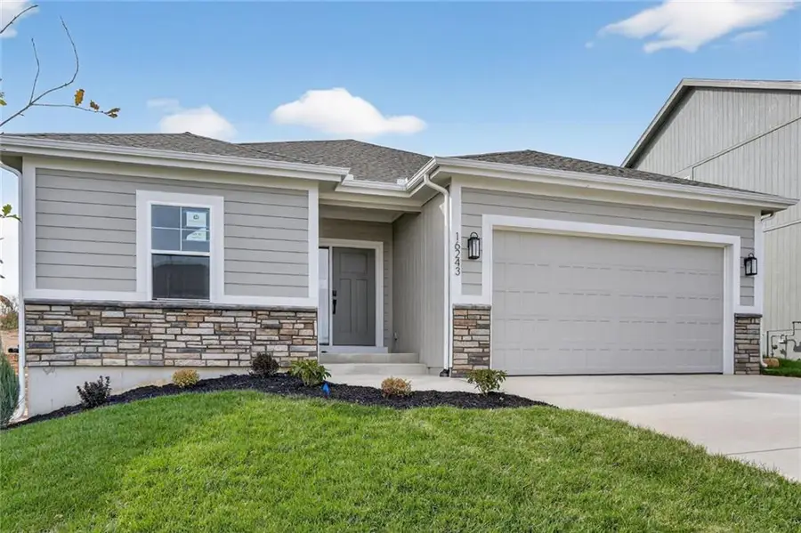 16256 Giorgia Street, Parkville, MO 64152 - Image #2