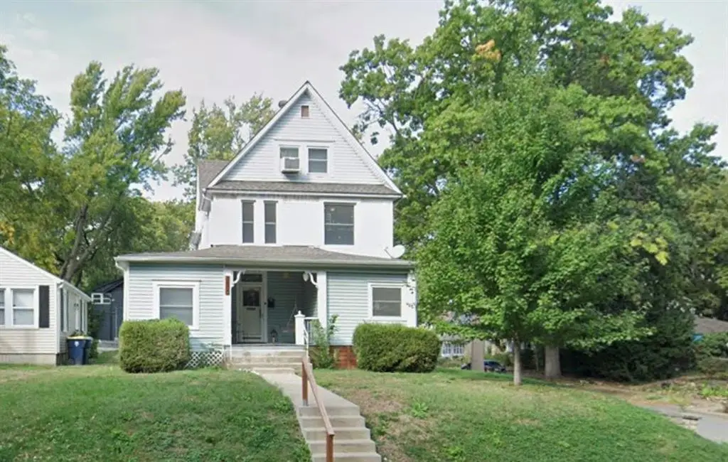 3800 Roanoke Road, Kansas City, MO 64111 - Image #1